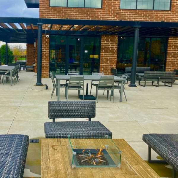 Neighborhood Apartments Near Woodfield Mall